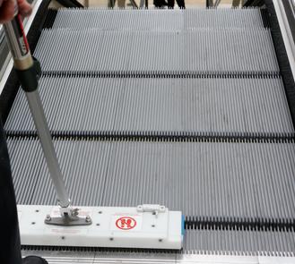 nettoyage des escalators - REN - distributeur -apfn hygiène